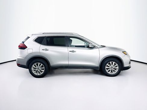 Used 2019 Nissan Rogue SV image 10