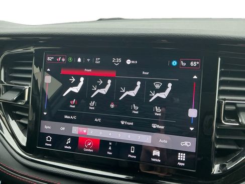 Used 2024 Dodge Durango GT image 17