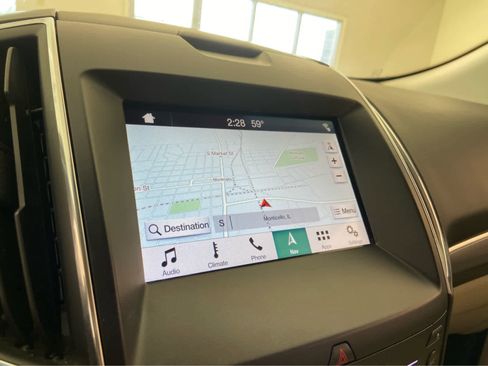 Used 2019 Ford Edge Titanium image 27