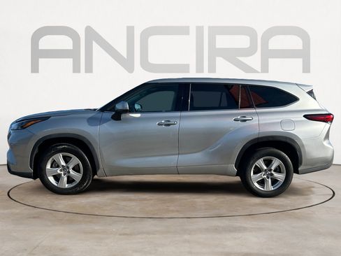 Used 2022 Toyota Highlander L image 6