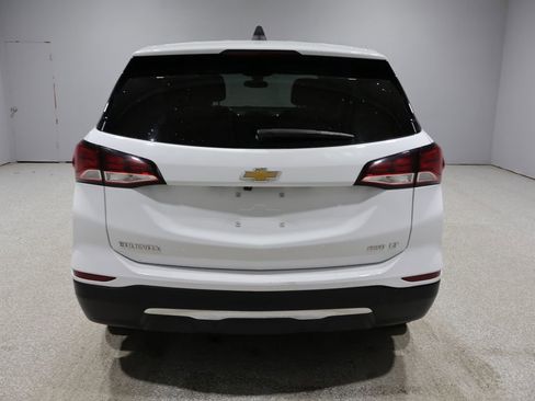 Used 2023 Chevrolet Equinox LT image 3