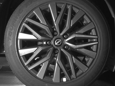 Used 2025 Nissan Altima 2.5 SV image 15