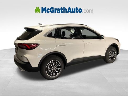 New 2026 Ford Escape SE image 3