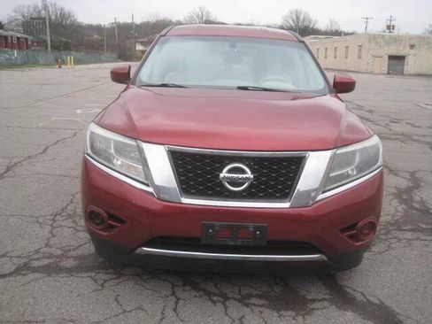 Used 2014 Nissan Pathfinder S AWD/4WD image 2