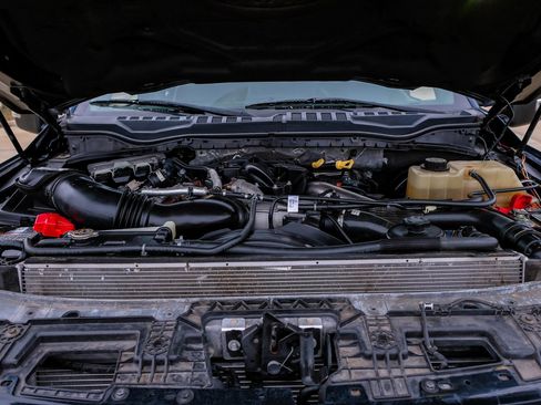 Used 2019 Ford F250 Lariat w/ Chrome Package image 54