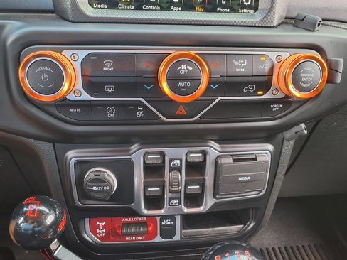 Used 2022 Jeep Gladiator Mojave w/ LED Lighting Group AWD/4WD image 27