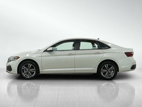 Used 2023 Volkswagen Jetta SE w/ Panoramic Sunroof Package image 2