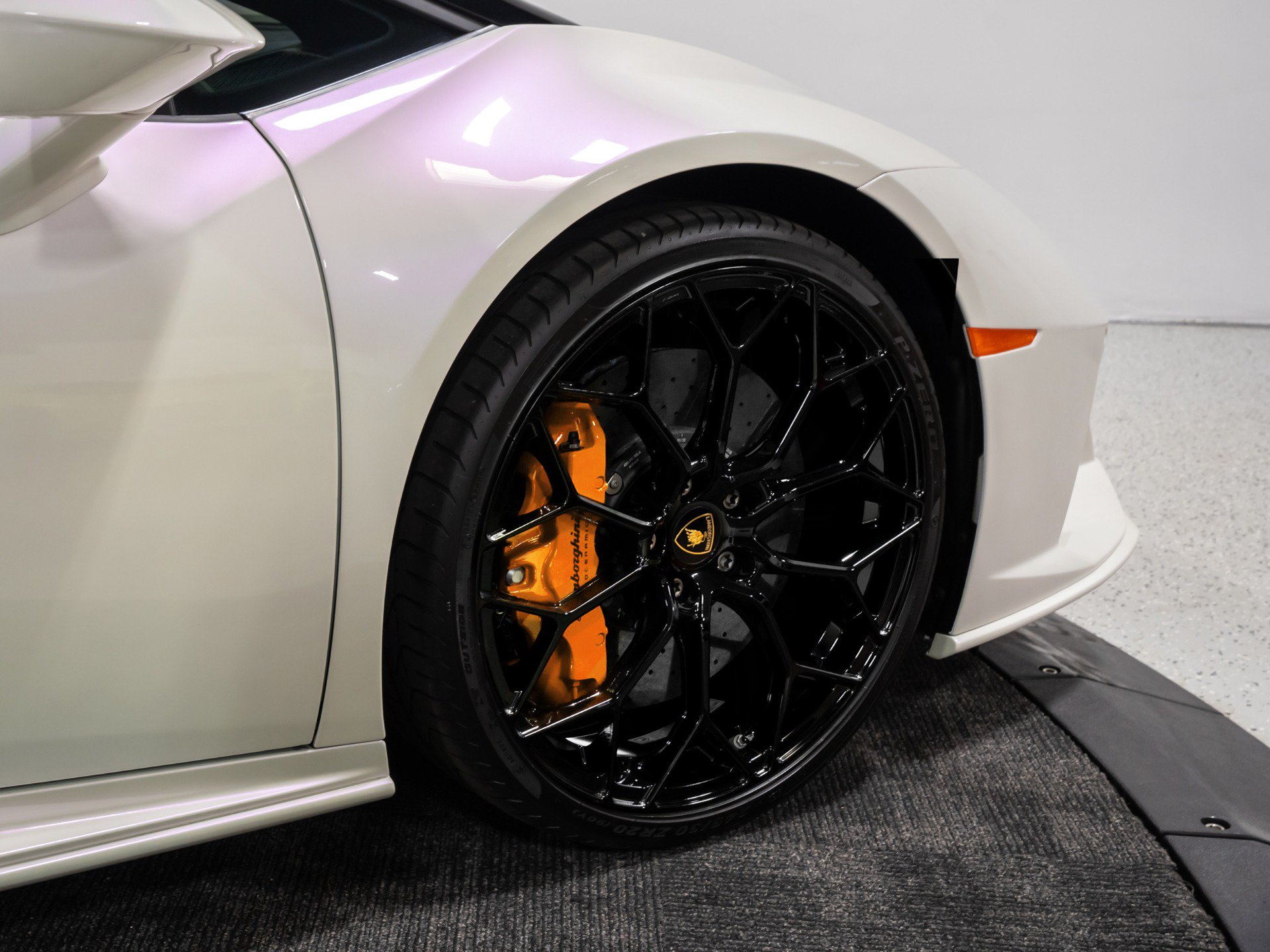 Used 2024 Lamborghini Huracan EVO AWD/4WD image 21