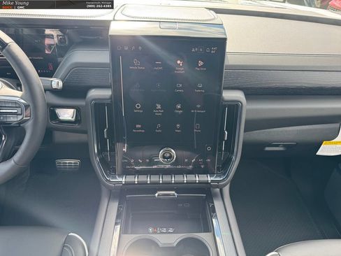 New 2026 GMC Yukon XL AT4 Ultimate AWD/4WD image 17