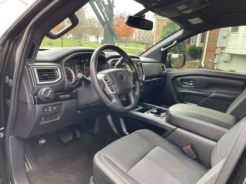 Used 2018 Nissan Titan SV w/ SV Convenience Package image 82