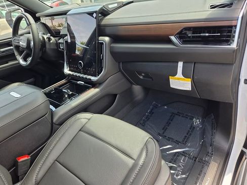 New 2026 GMC Yukon Denali w/ Denali Reserve Package AWD/4WD image 19