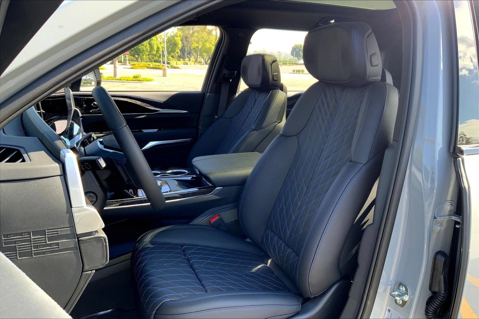 New 2026 Cadillac Escalade IQL Luxury AWD/4WD image 12