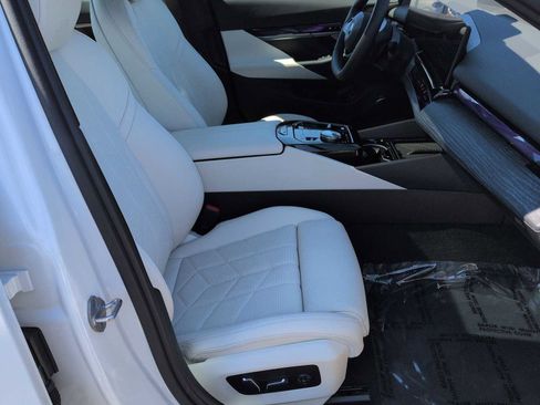 Used 2025 BMW i5 xDrive40 w/ Premium Package AWD/4WD image 24