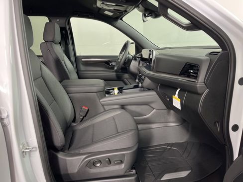 New 2026 Chevrolet Tahoe LS image 8