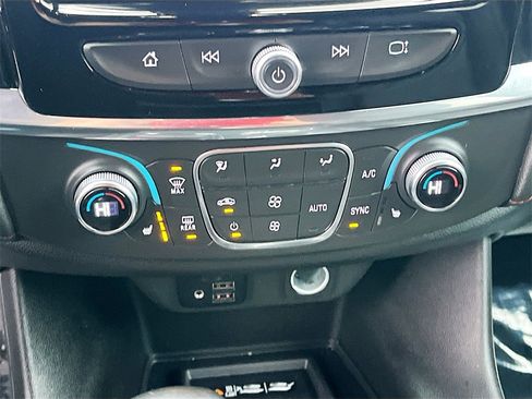 Used 2023 Chevrolet Traverse RS image 16
