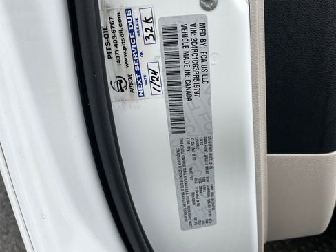 Used 2023 Chrysler Voyager LX image 31