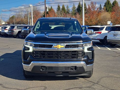 Used 2022 Chevrolet Silverado 1500 LT image 2
