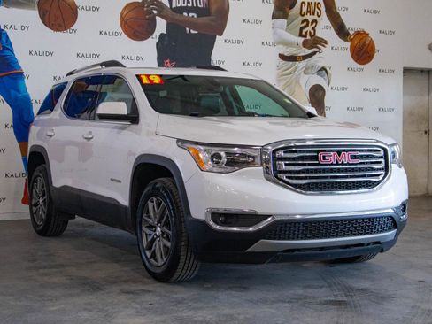 Used 2019 GMC Acadia SLT image 18