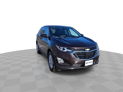 Used 2020 Chevrolet Equinox LT image 2