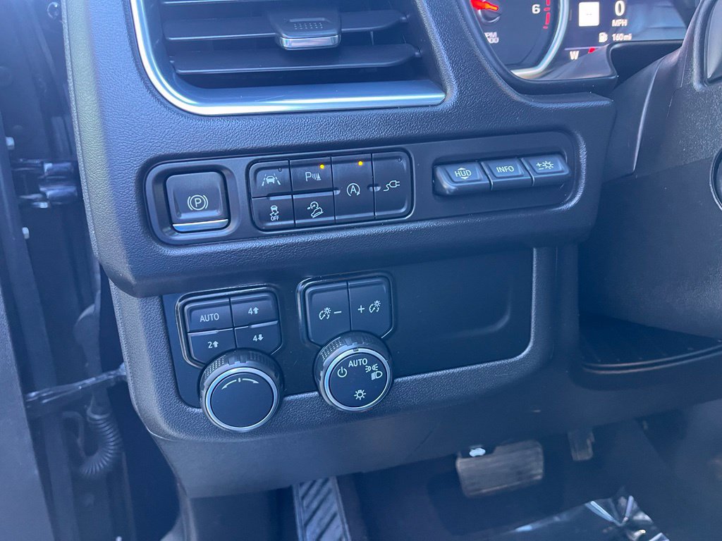 Used 2021 Chevrolet Suburban Premier AWD/4WD image 38
