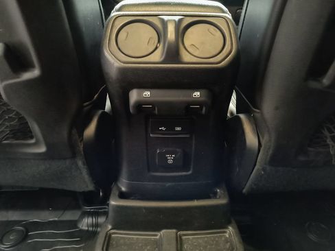 Used 2019 Jeep Wrangler Unlimited Rubicon AWD/4WD image 26