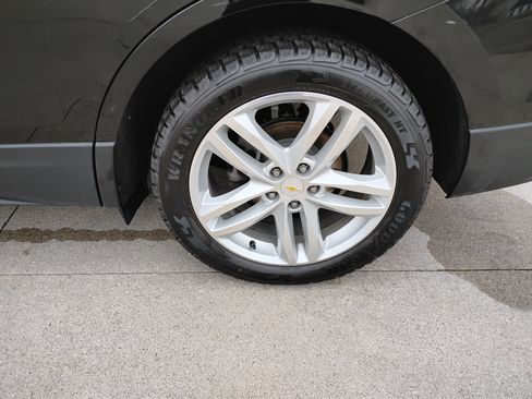 Used 2018 Chevrolet Equinox Premier image 23