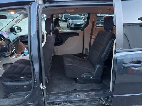 Used 2014 Dodge Grand Caravan SXT image 7