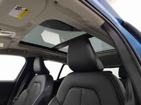 Certified 2025 Volvo XC40 B5 Plus image 20