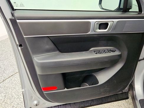 Used 2025 Hyundai Santa Fe SE image 2