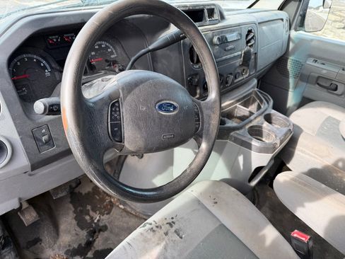 Used 2014 Ford E-250 and Econoline 250 E-250 CARGO VAN image 10
