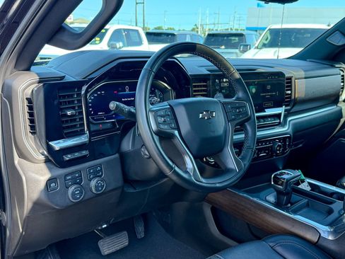 Certified 2024 Chevrolet Silverado 1500 High Country w/ Midnight Edition AWD/4WD image 16