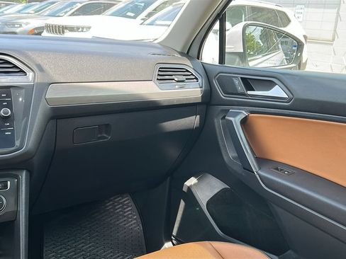 Used 2019 Volkswagen Tiguan SEL AWD/4WD image 25