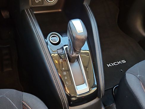 Used 2019 Nissan Kicks SR image 13