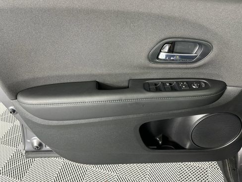 Used 2022 Honda HR-V LX image 29