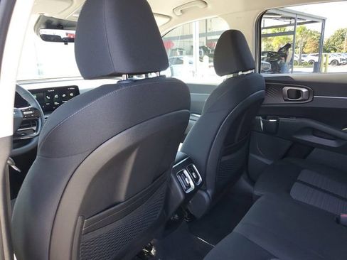 New 2026 Kia Sorento LX FWD image 8