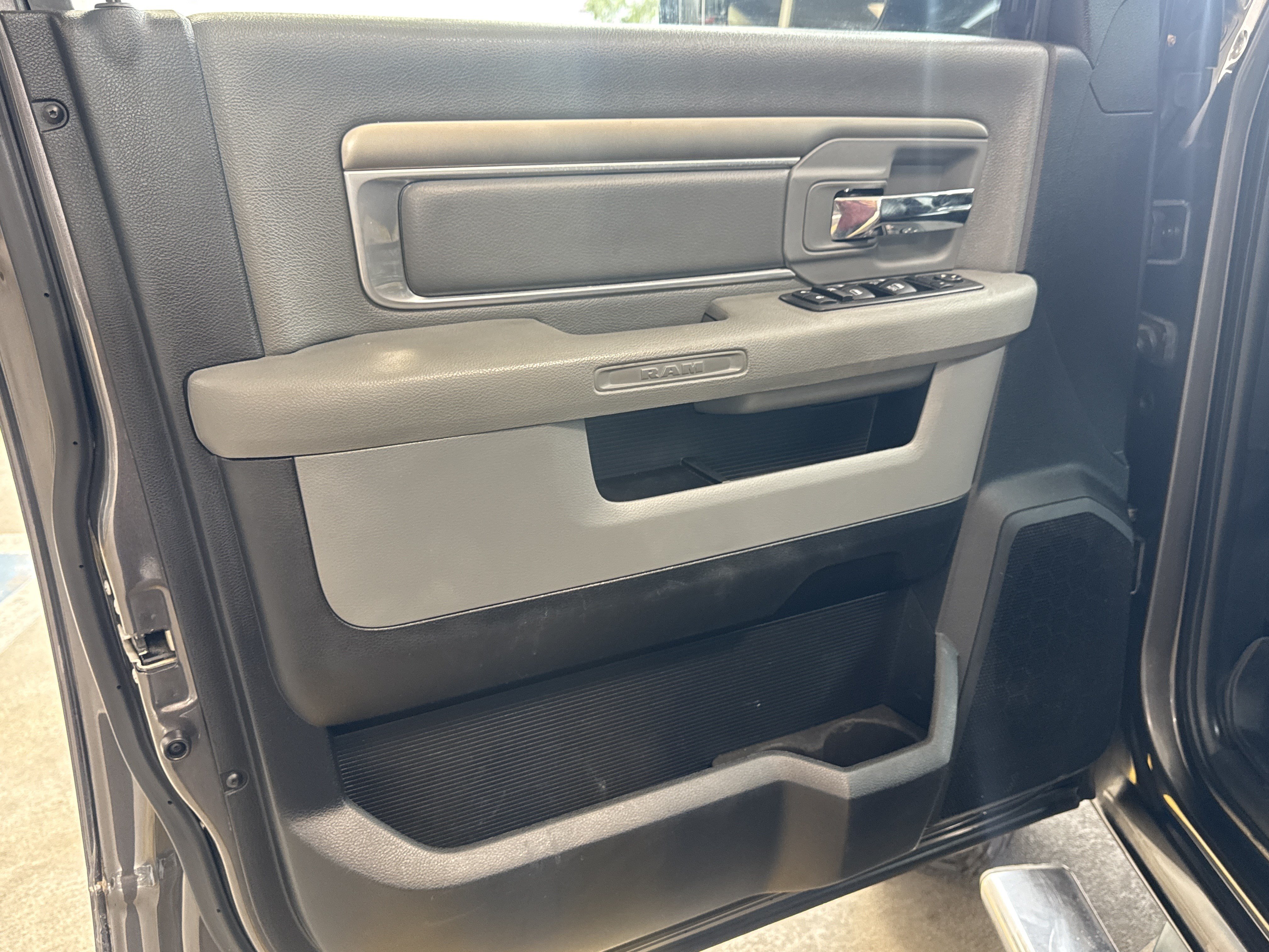 Used 2017 RAM 2500 Big Horn AWD/4WD image 3