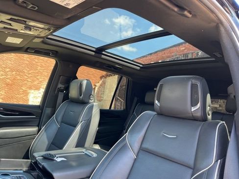 Used 2022 Cadillac Escalade Sport AWD/4WD image 37