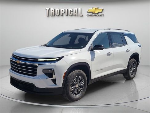 New 2026 Chevrolet Traverse LT image 1