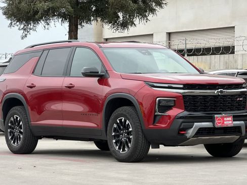 Used 2025 Chevrolet Traverse Z71 w/ Driver Confidence Package image 10