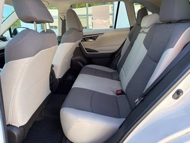 Used 2021 Toyota RAV4 XLE AWD/4WD image 10