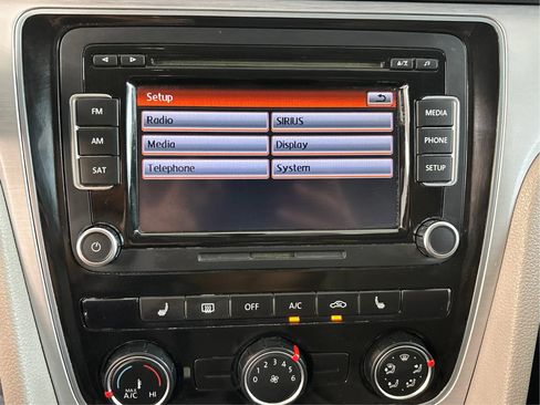Used 2013 Volkswagen Passat TDI SE FWD image 19