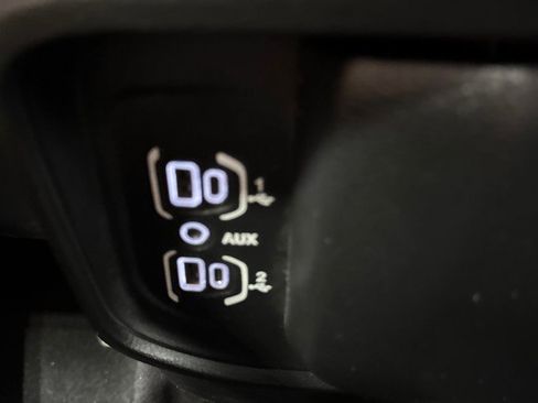 Used 2021 RAM 2500 Big Horn image 25