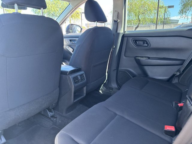 Used 2024 Nissan Rogue S FWD image 17