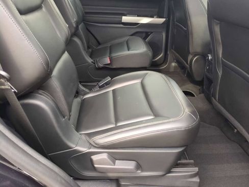 Used 2021 Ford Explorer XLT w/ Equipment Group 202A image 26