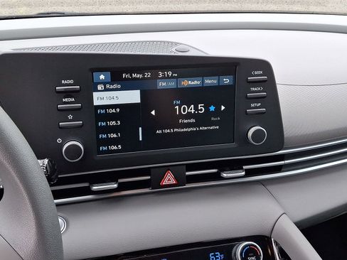 Used 2025 Hyundai Elantra Hybrid FWD image 20