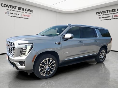 Certified 2025 GMC Yukon XL Denali image 3