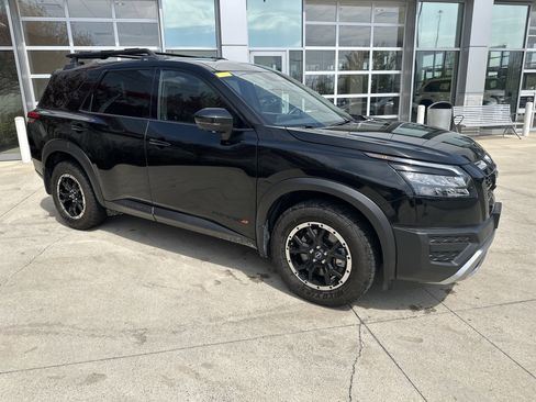 Used 2024 Nissan Pathfinder Rock Creek AWD/4WD image 2