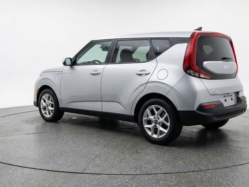Used 2025 Kia Soul LX w/ LX Technology Package FWD image 6