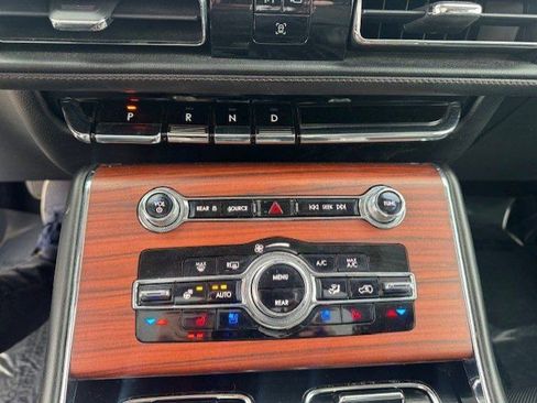 Used 2021 Lincoln Aviator Grand Touring w/ Equipment Group 302A AWD/4WD image 21