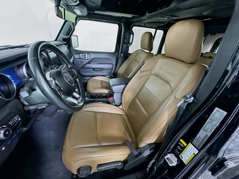 Used 2022 Jeep Wrangler Unlimited Sahara w/ Safety Group AWD/4WD image 13